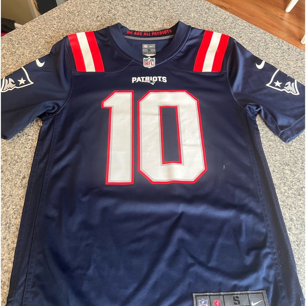 Nike NFL adult size small New England Patriots Mac Jones jersey
